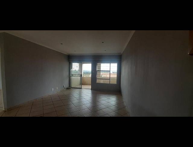 2 BEDROOM APARTMENT FOR SALE IN RASLOUW AH